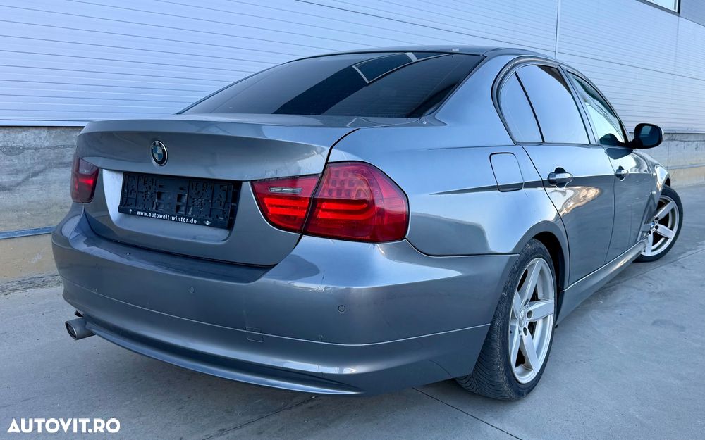 BMW Seria 3 320d DPF Aut. Edition Exclusive - 3