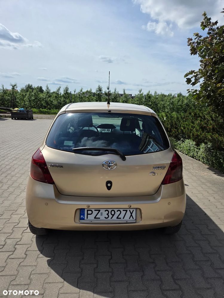 Toyota Yaris - 2