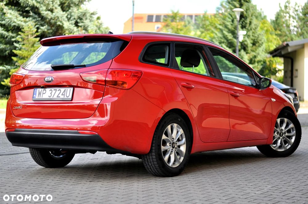Kia Ceed 1.6 GDI M DCT - 3