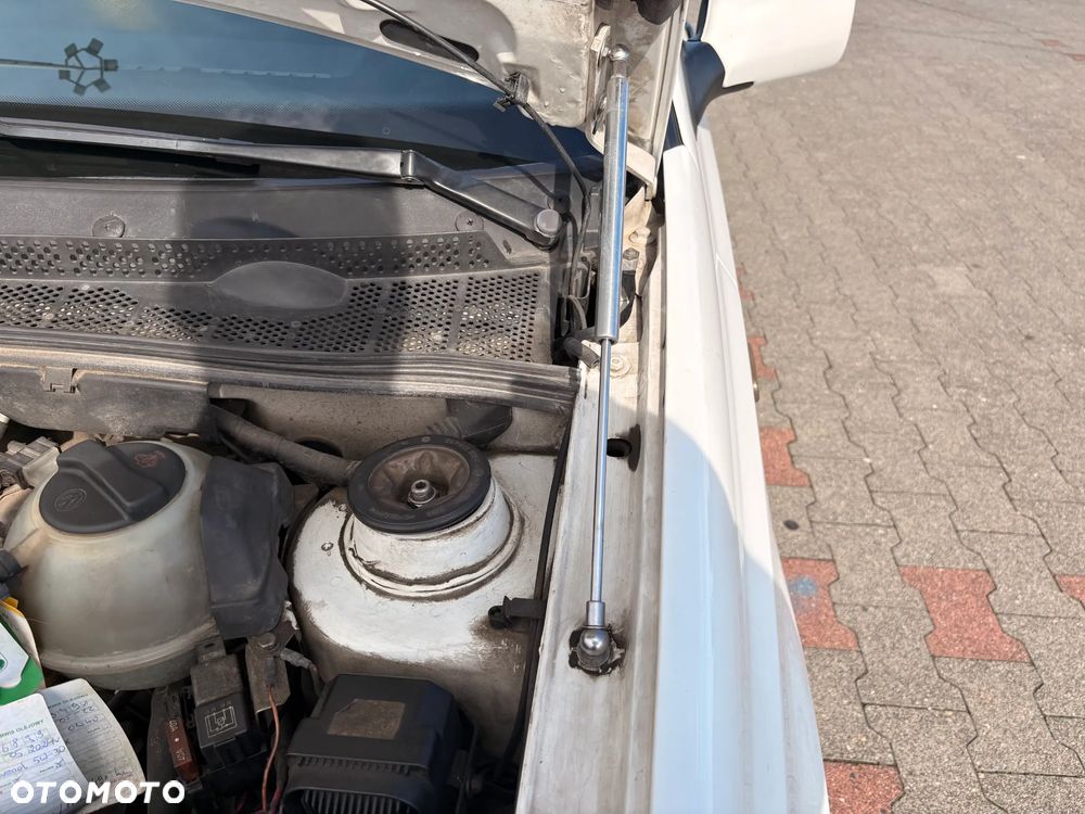 Volkswagen Vento 1.6 CL - 9