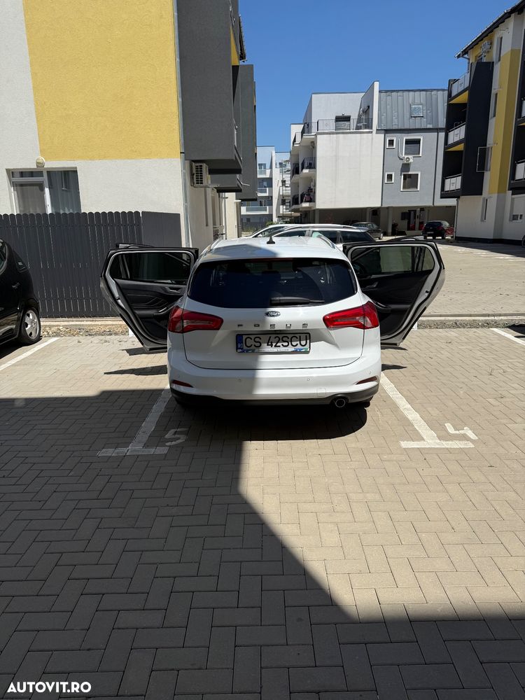 Ford Focus 1.0 EcoBoost Active - 6