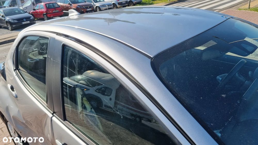 Toyota Yaris Hybrid 1.5 Comfort - 22