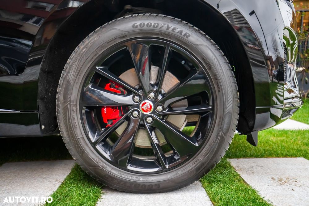 Jaguar F-Pace P250 AWD R-Dynamic Black - 11