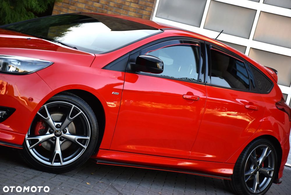 Ford Focus 1.5 EcoBoost STart-Stopp-System ST-LINE - 38