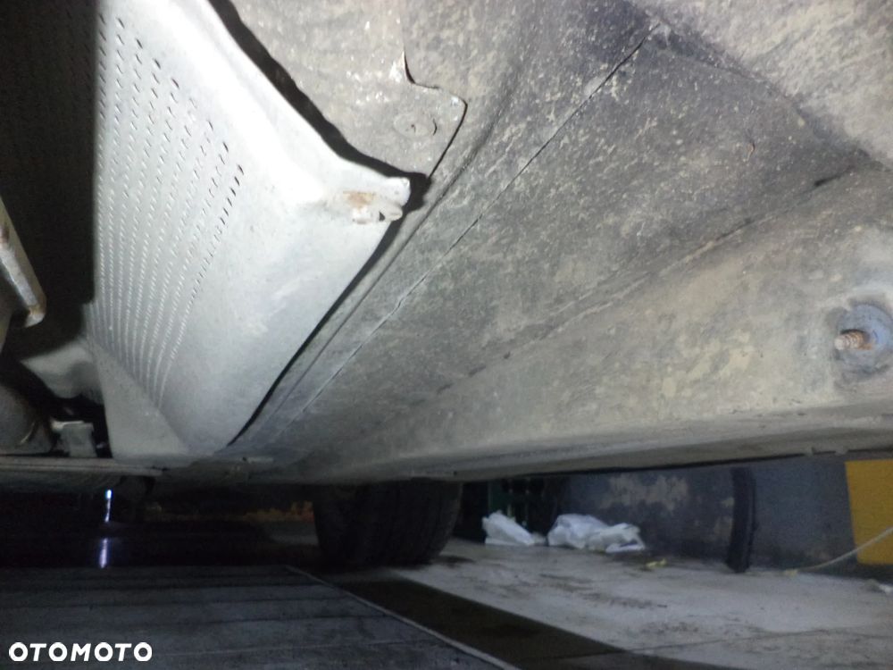 BMW Seria 7 728i L - 34