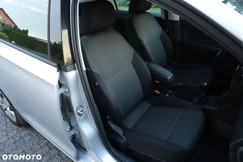 Skoda RAPID Spb 1.6 TDI DPF Active - 11