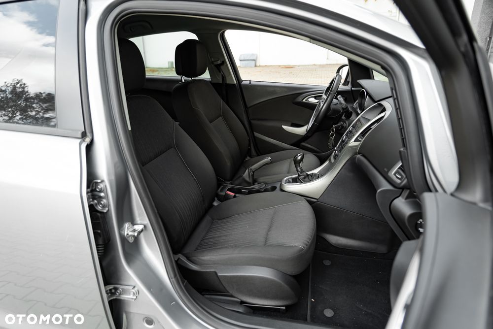 Opel Astra 1.4 Turbo Color Edition - 25