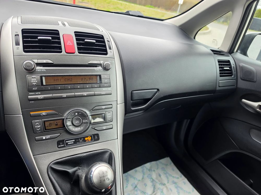 Toyota Auris 1.6 VVT-i Terra - 21