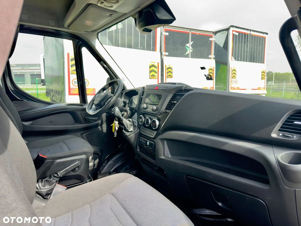 Iveco 70C18, WINDA ,14 EP, SALON PL ,Kontener, Bezwypadkowy ,7,2 T , 3.0 , Spanie z tyłu x2 - 11