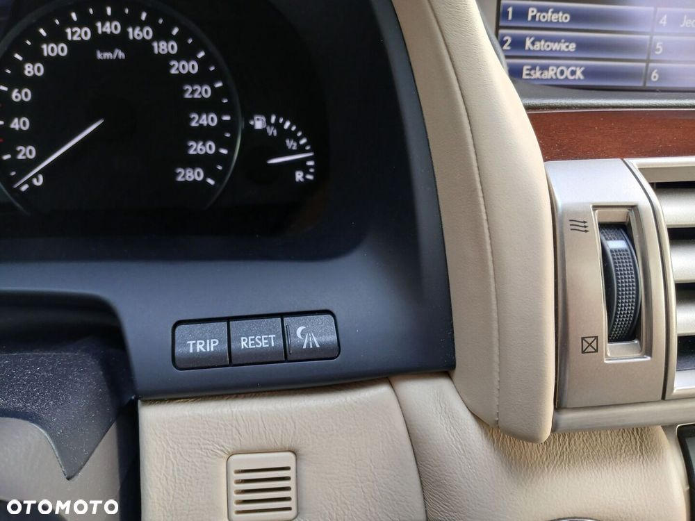 Lexus LS - 19
