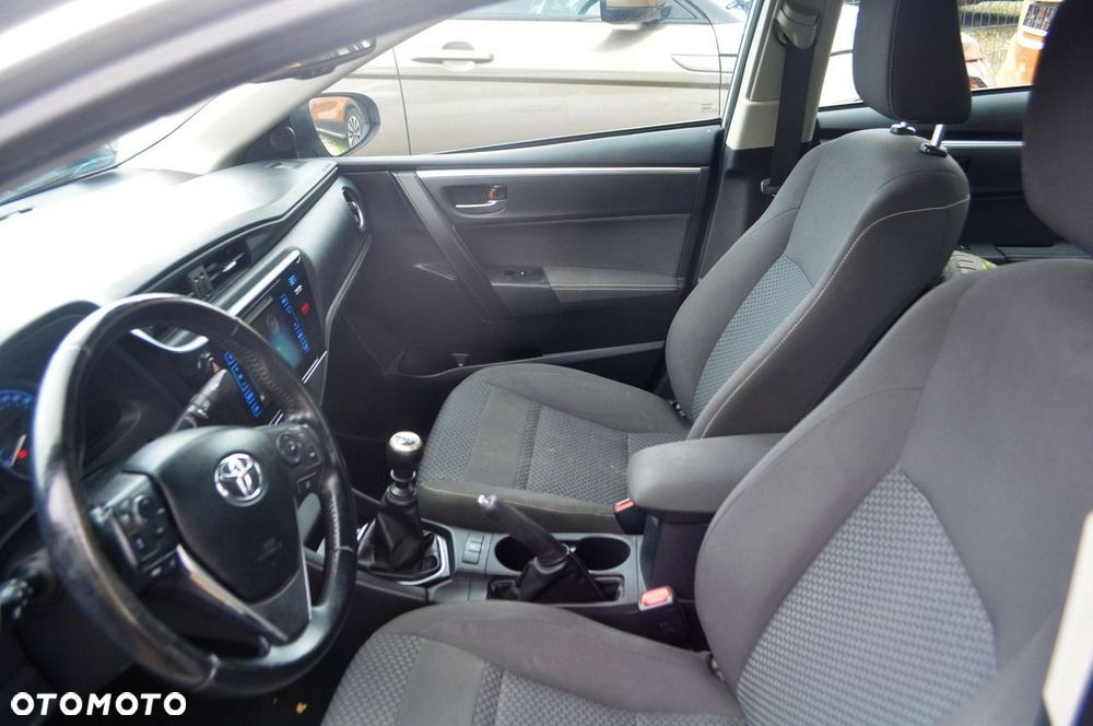 Toyota Corolla - 5