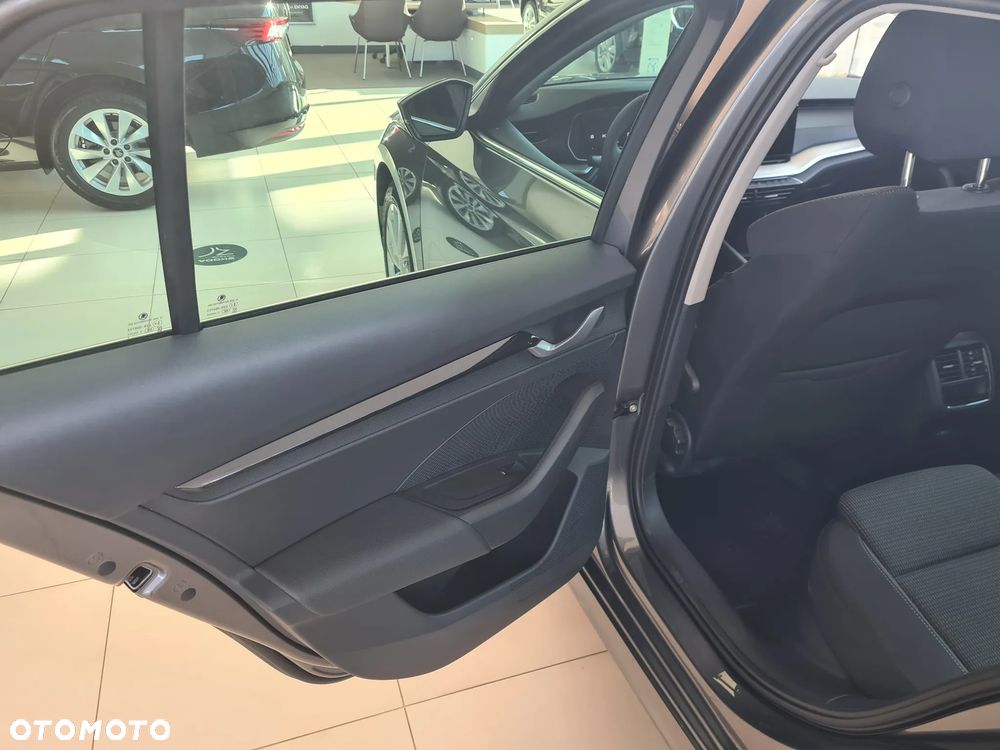Skoda Octavia 2.0 TSI Drive Selection 4x4 DSG - 13