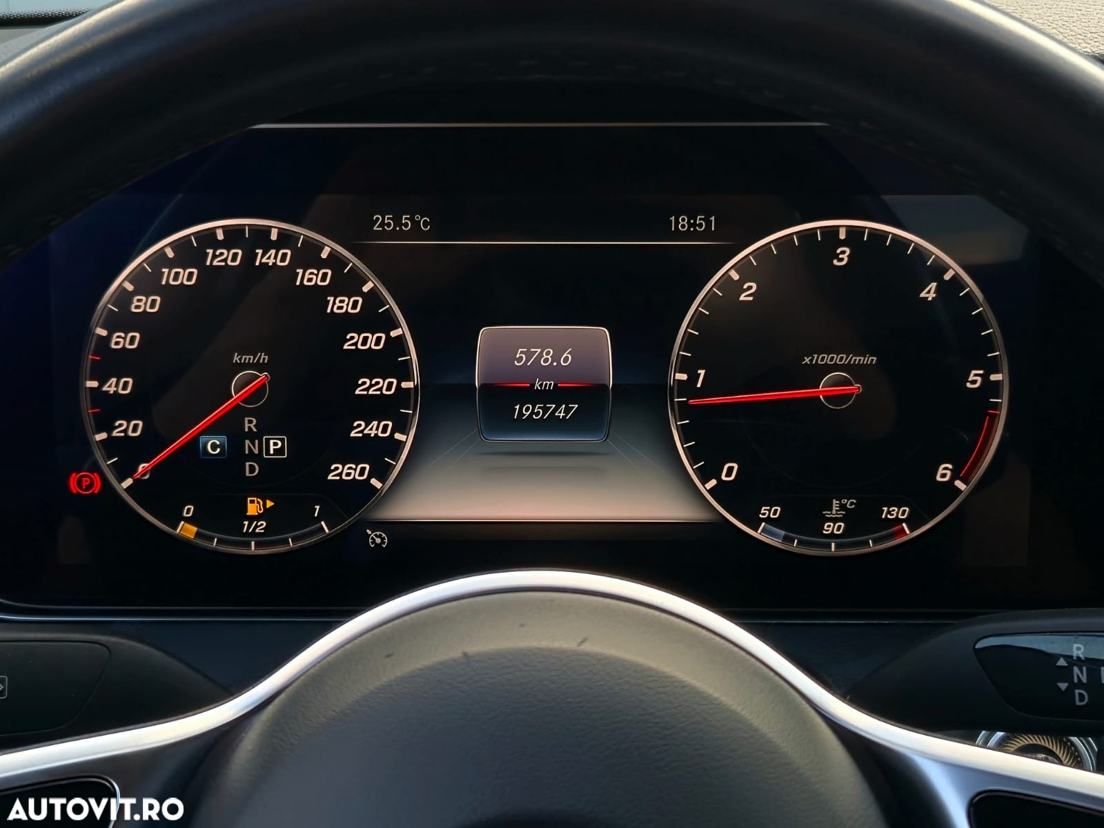 Mercedes-Benz E 220 d 9G-TRONIC Exclusive - 27