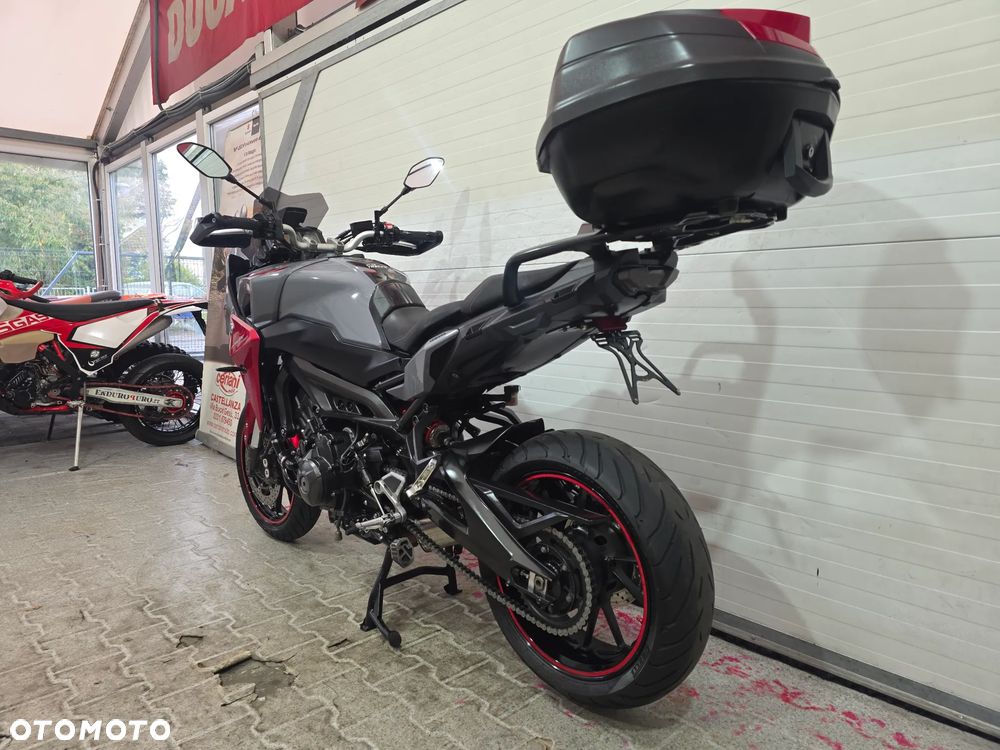 Yamaha MT - 9