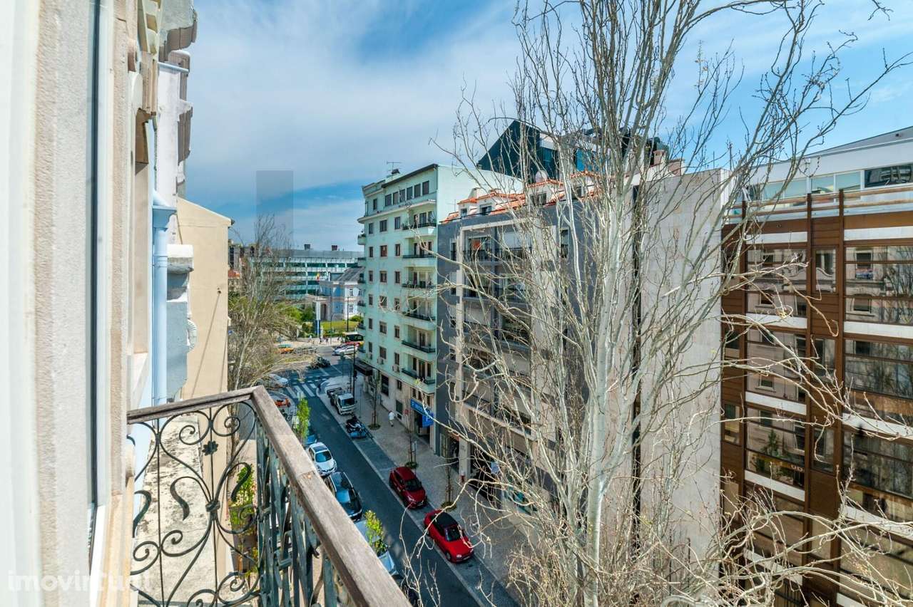 Penthouse duplex exclusiva com terraço privado nas Avenidas Novas - Grande imagem: 2/31