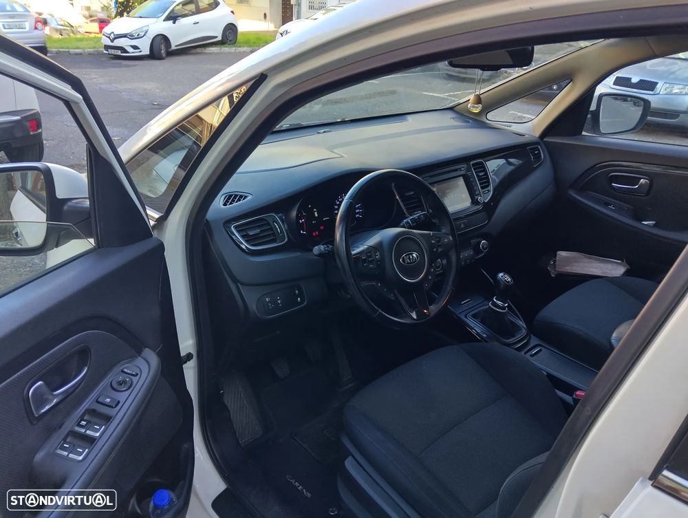 Kia Carens 1.7 CRDi ISG TX - 4