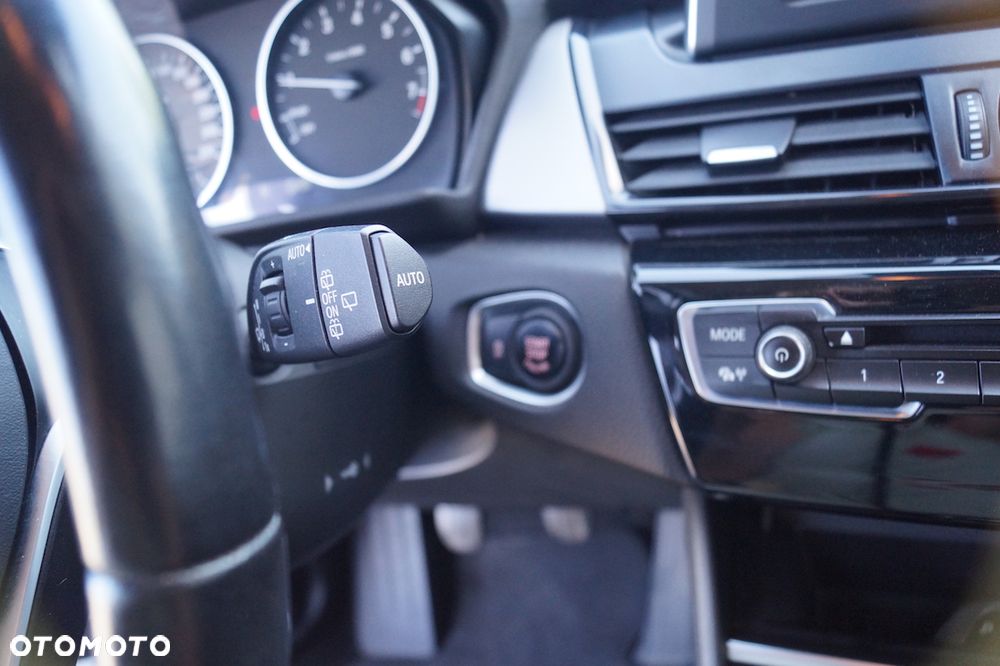 BMW Seria 2 218i Sport Line - 26