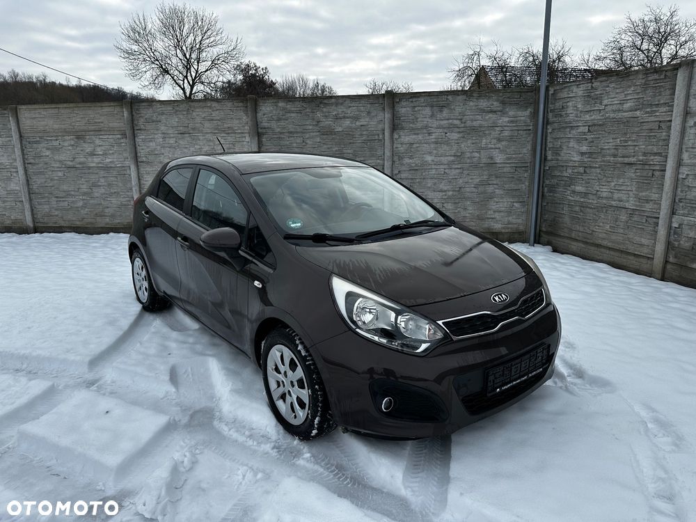 Kia Rio - 4