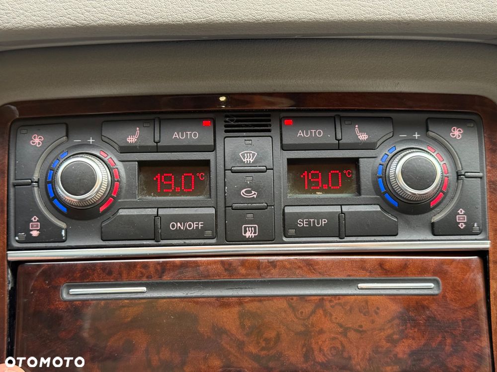 Audi A8 3.7 Quattro - 37