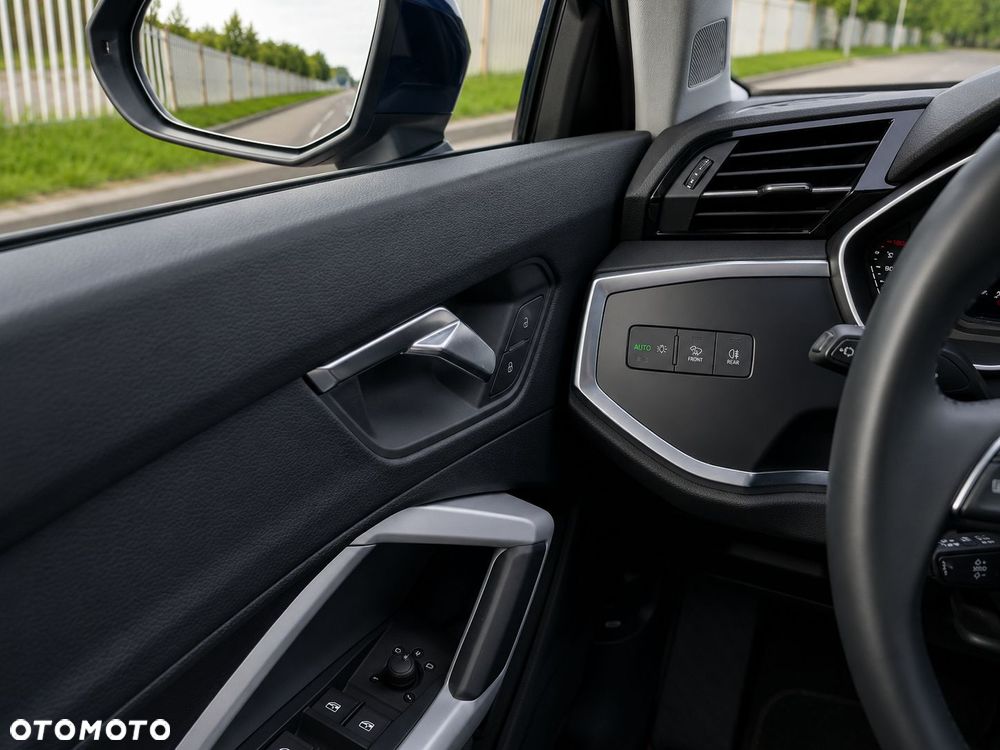 Audi Q3 35 TFSI S tronic - 4