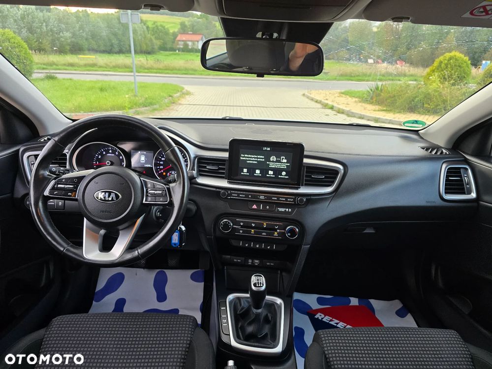 Kia Ceed 1.4 L Business Line - 31