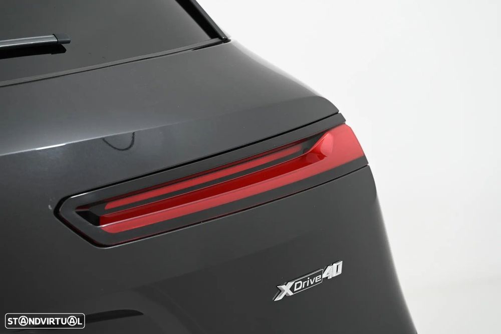 BMW iX xDrive 40 - 11
