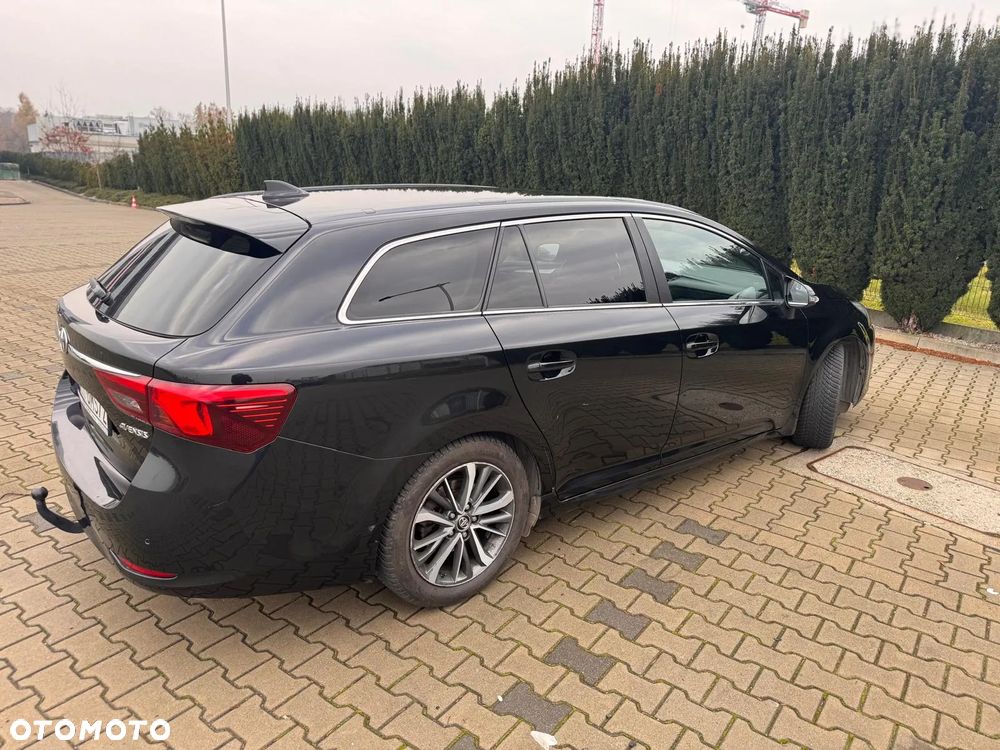 Toyota Avensis 2.0 D-4D Premium - 9