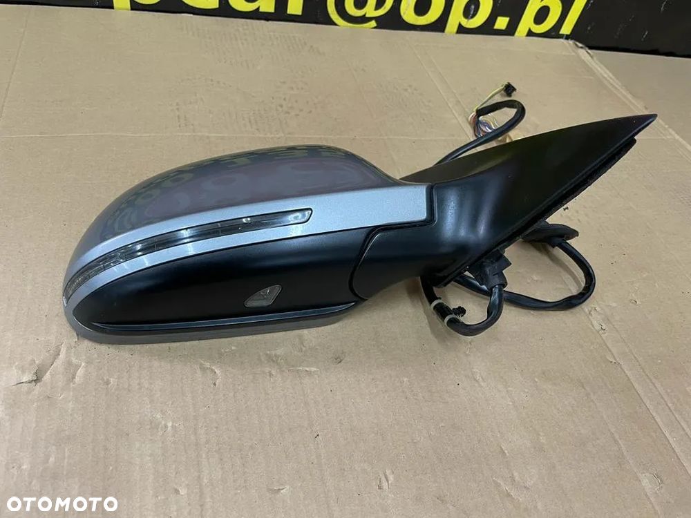 AUDI A8 D3 II LIFT LUSTERKO PRAWE 14+3 PIN LY7G UK - 1
