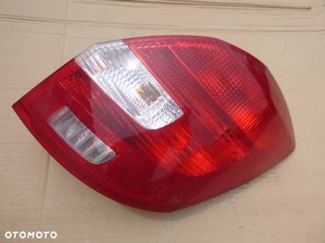 LAMPA PRAWY TYŁ PRAWA TYLNA SKODA FABIA II HB - 2