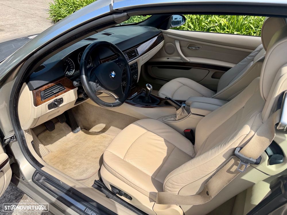 BMW 320 i Cabrio - 12