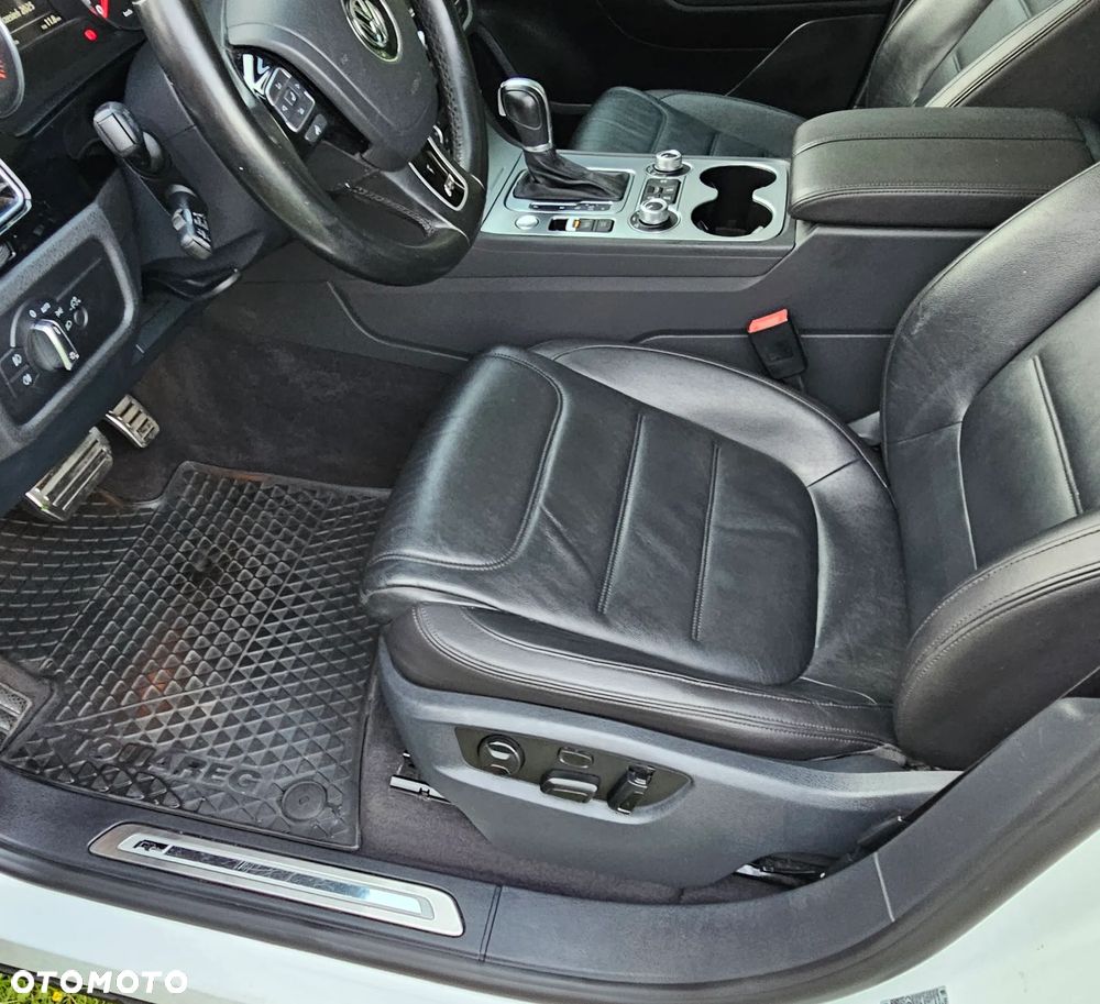 Volkswagen Touareg 3.0 V6 TDI BMT Perfectline R-Style - 9