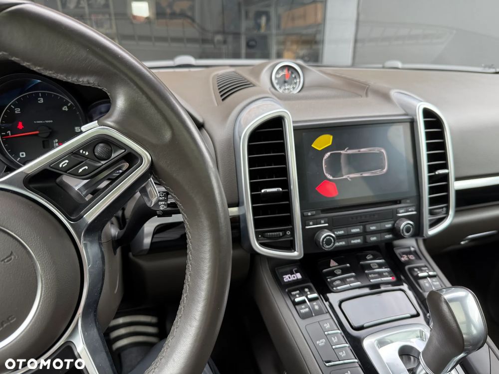 Porsche Cayenne - 17