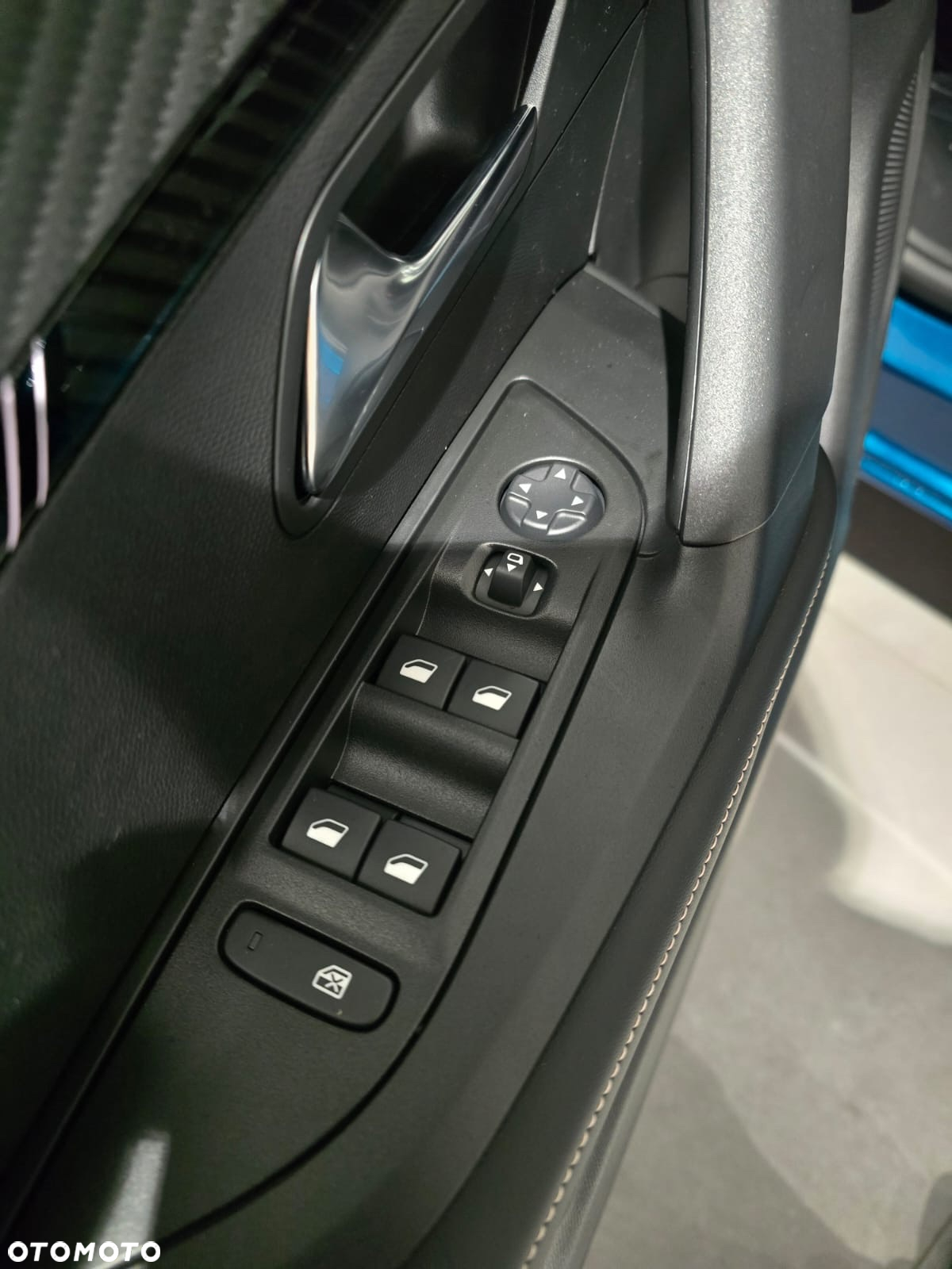 Peugeot 2008 PureTech mHEV Allure e-DCS6 - 27