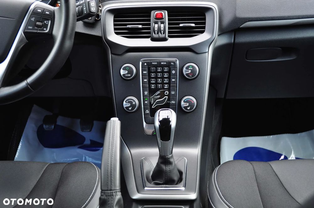 Volvo V40 D2 Momentum - 17