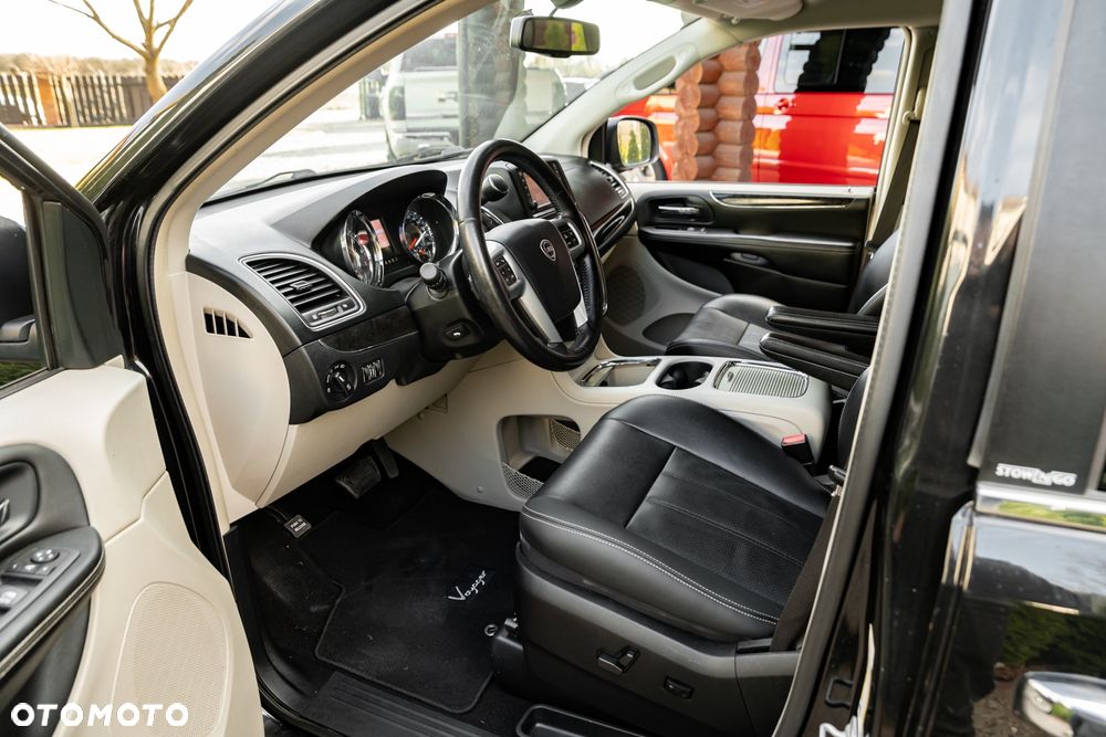 Lancia Voyager 3.6 Platinum - 19