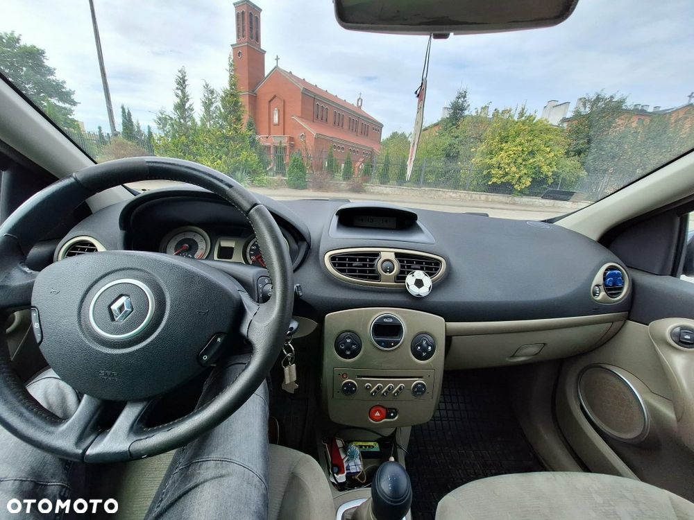 Renault Clio 2006 photo 3