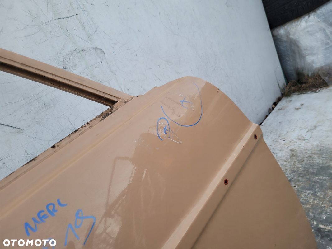 Mercedes W114 W115 drzwi prawe przednie przód - 9