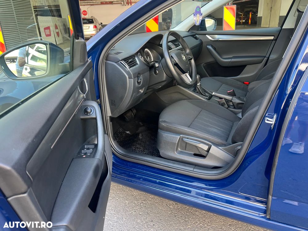Skoda Octavia 1.6 TDI DSG Ambition - 13