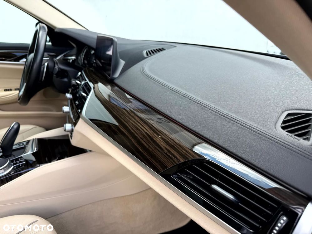 BMW Seria 5 520d xDrive Luxury Line - 18