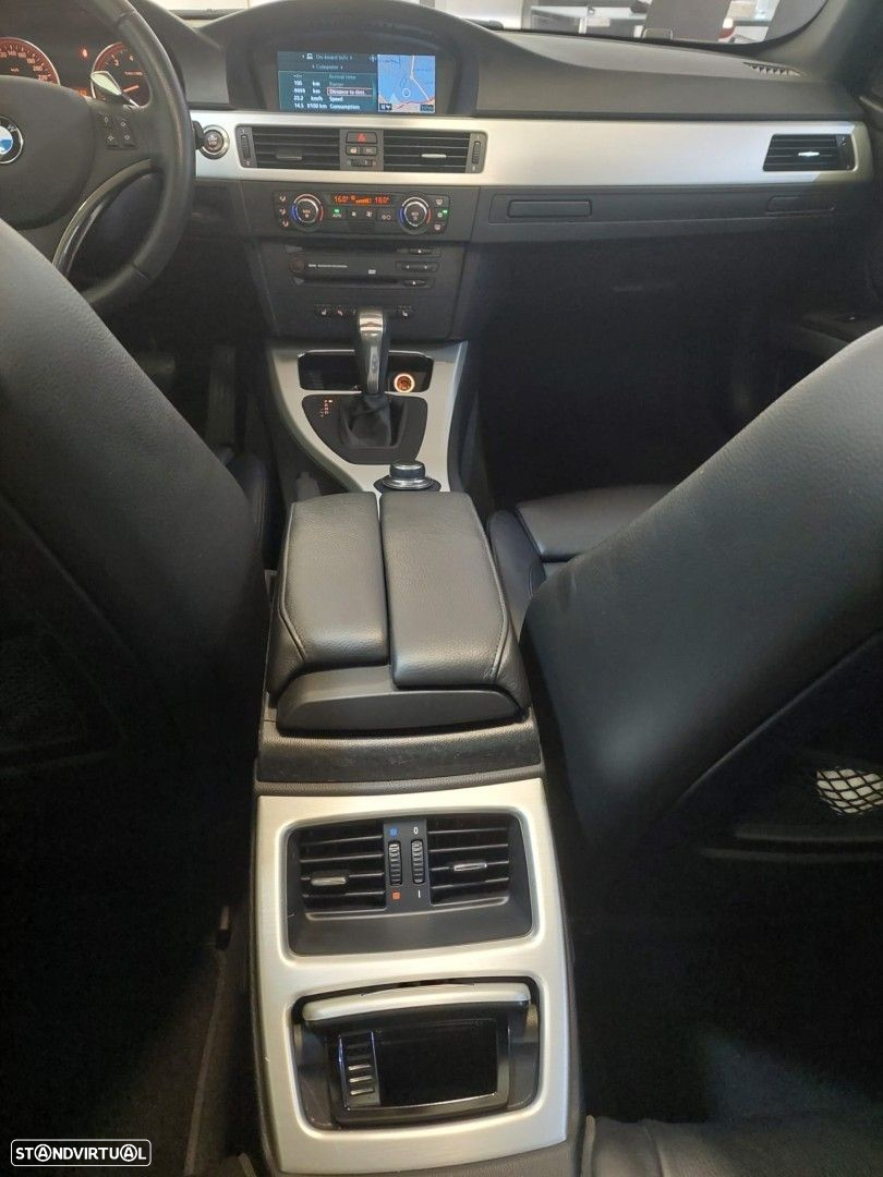 BMW 335 i Coupe Aut. - 23