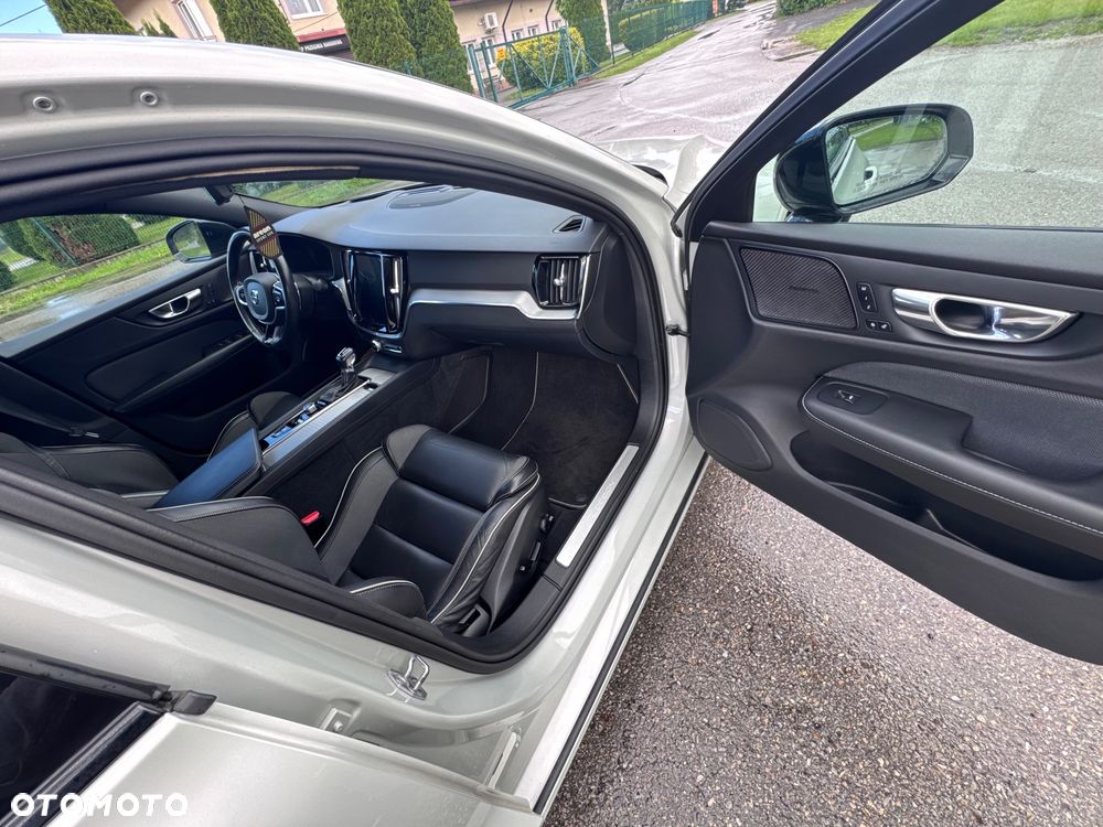 Volvo S60 T6 AWD R-Design - 26