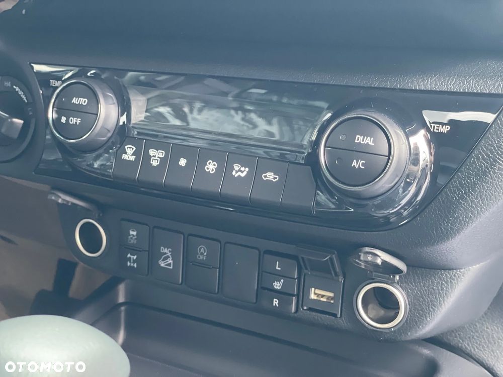 Toyota Hilux 2.8 D-4D Double Cab SR5 4x4 - 10