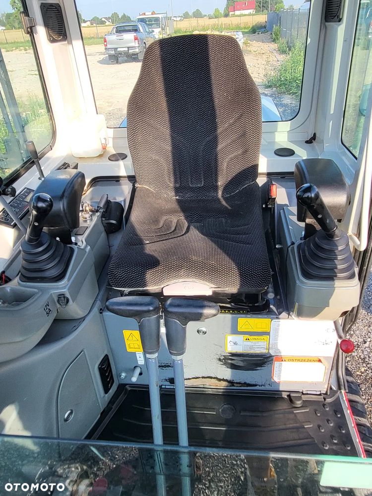 Takeuchi TB216 V0 - 9