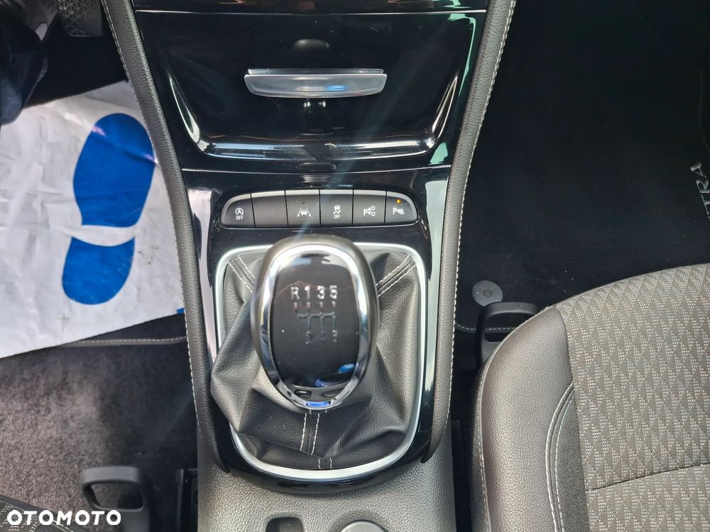 Opel Astra 1.6 Turbo Start/Stop Dynamic - 34