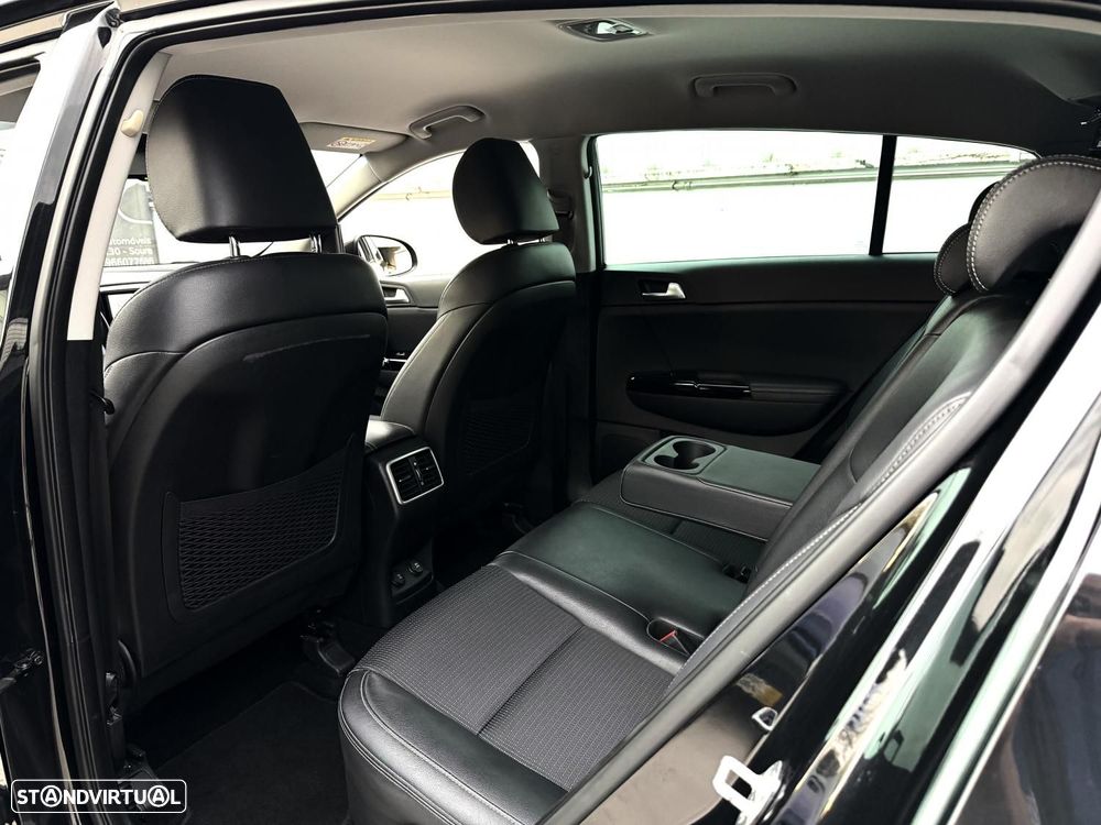 Kia Sportage 1.6 CRDI ISG MHEV Drive - 20