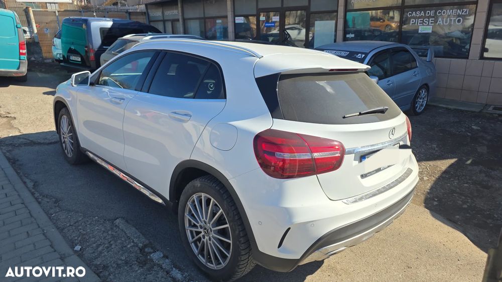 Mercedes-Benz GLA 250 4MATIC 7G-DCT Peak Edition - 3