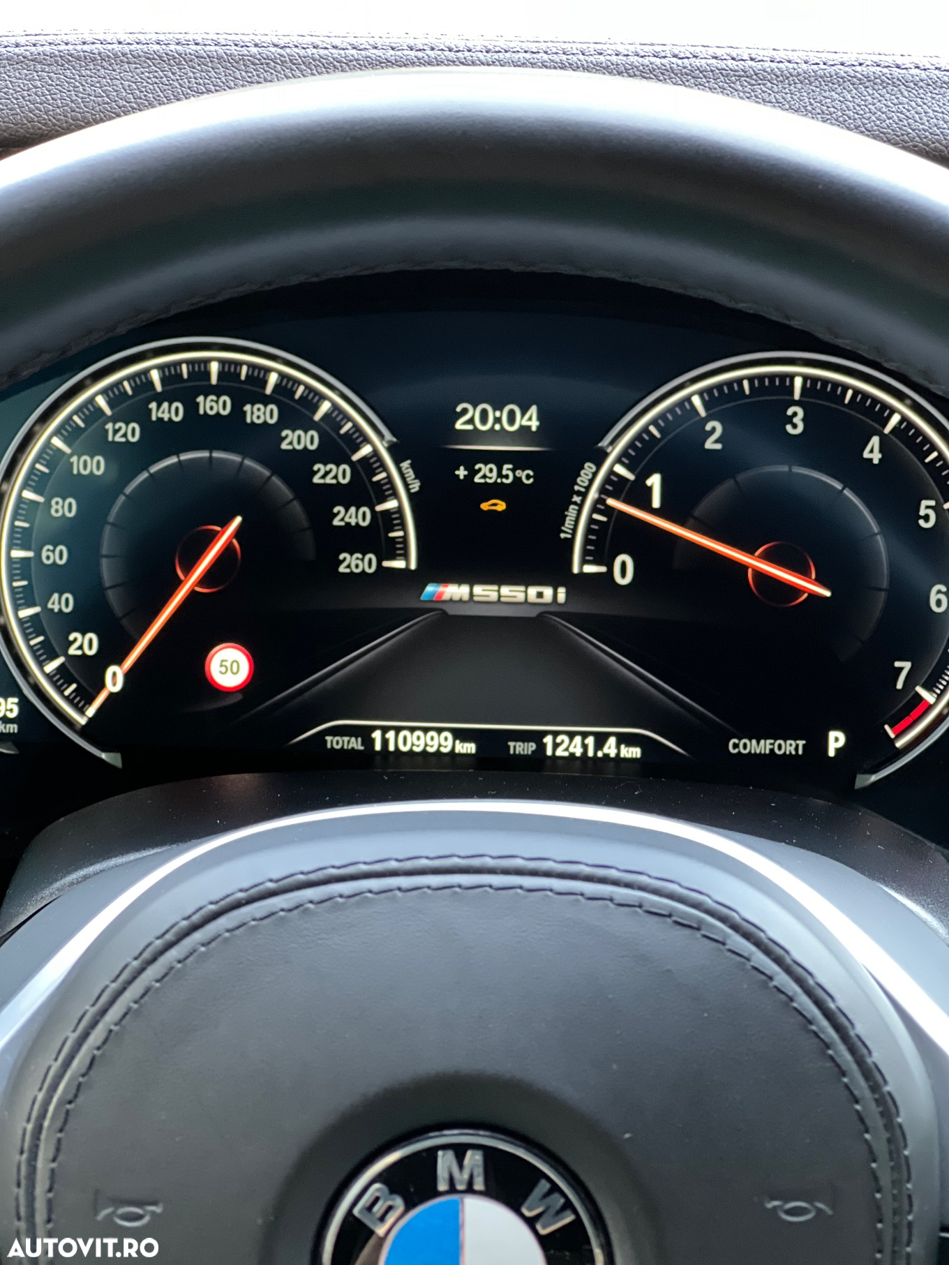 BMW Seria 5 550i xDrive - 24