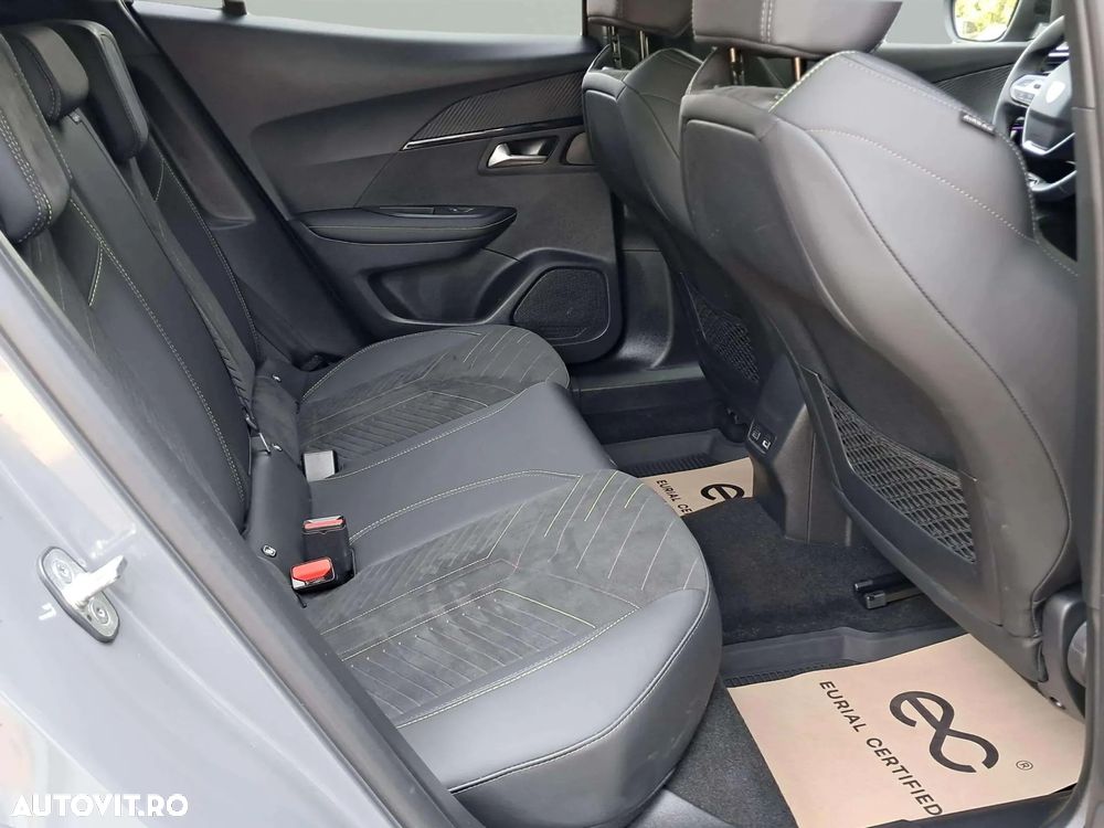 Peugeot 2008 - 8