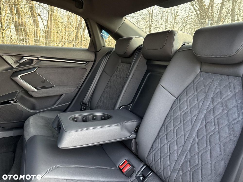 Audi RS3 Limousine - 16
