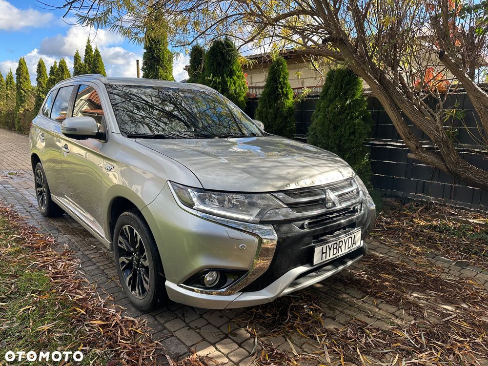 Mitsubishi Outlander 2.0 4WD Plug-In Hybrid Top - 1